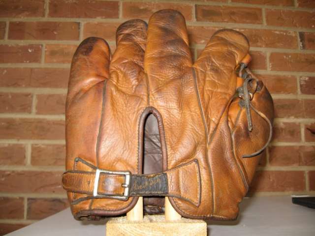 Melvin Ott Goldsmith Back